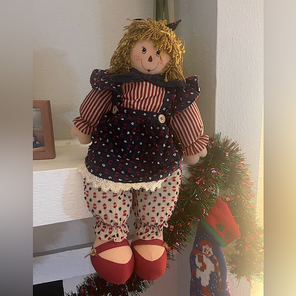2004 Raggedy Anne Doll
